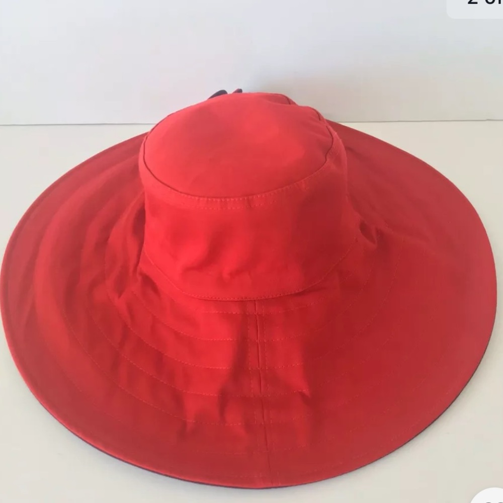 SOMETHING SPECIAL Red Hat Society Red/Purple Round
